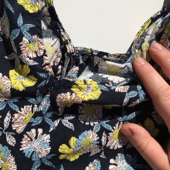 Forever 21 Floral Dress Size Medium - Picture 12 of 14